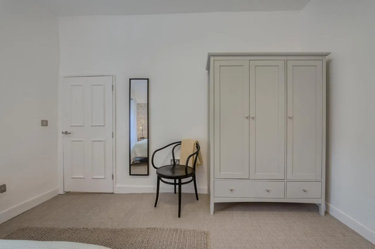 Beautiful Apartment On The Historic Rows Chester