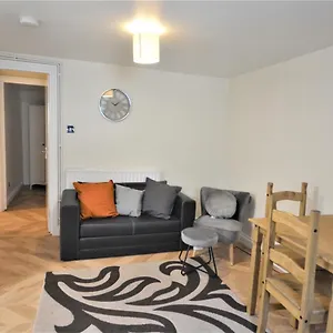 Modern One Bedroom Apartment London