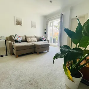 1 Bed With Terrace & Off-road Parking Apartment Bournemouth