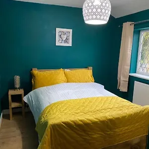  Holiday home Ideal Abode Greenfields