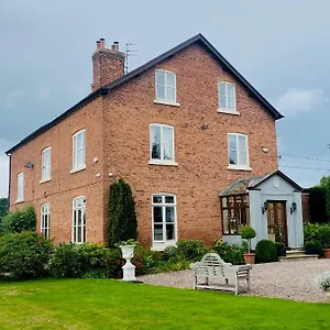  Bed & Breakfast Golborne Manor